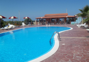 piscina zambrone
